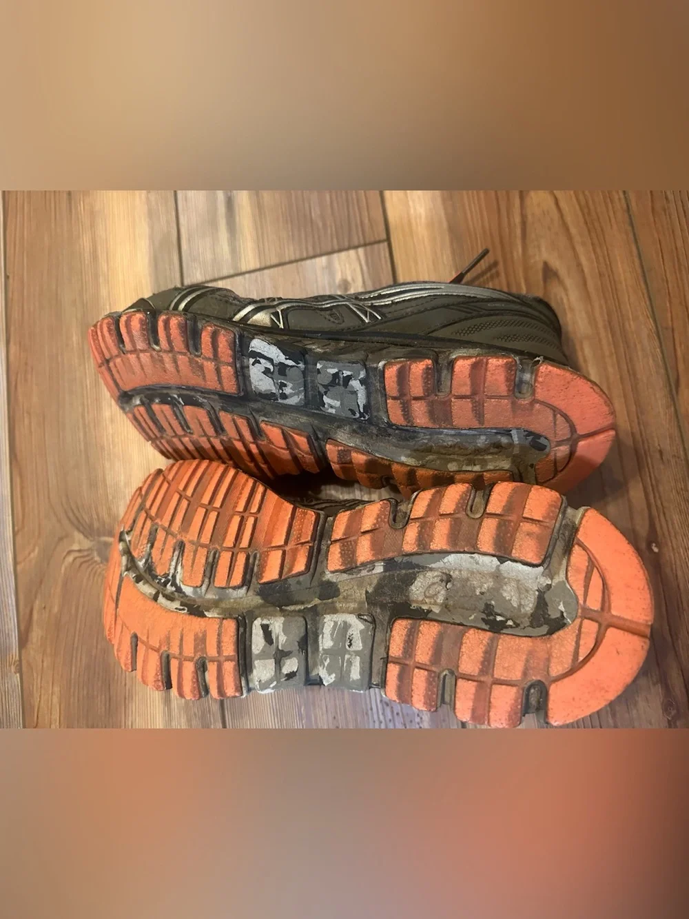 ASICS Men’s Black Trail Running Shoes with Orange Accents Size 9